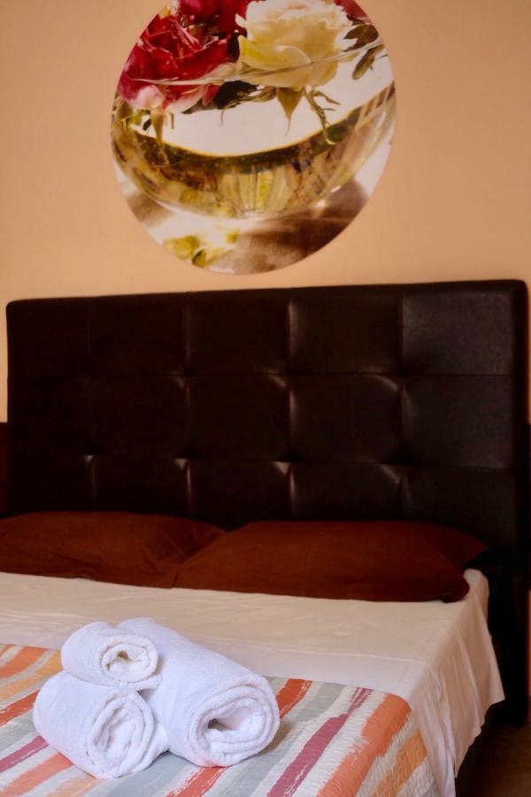 4 Balconi Liberty Apartments Lecce Dış mekan fotoğraf